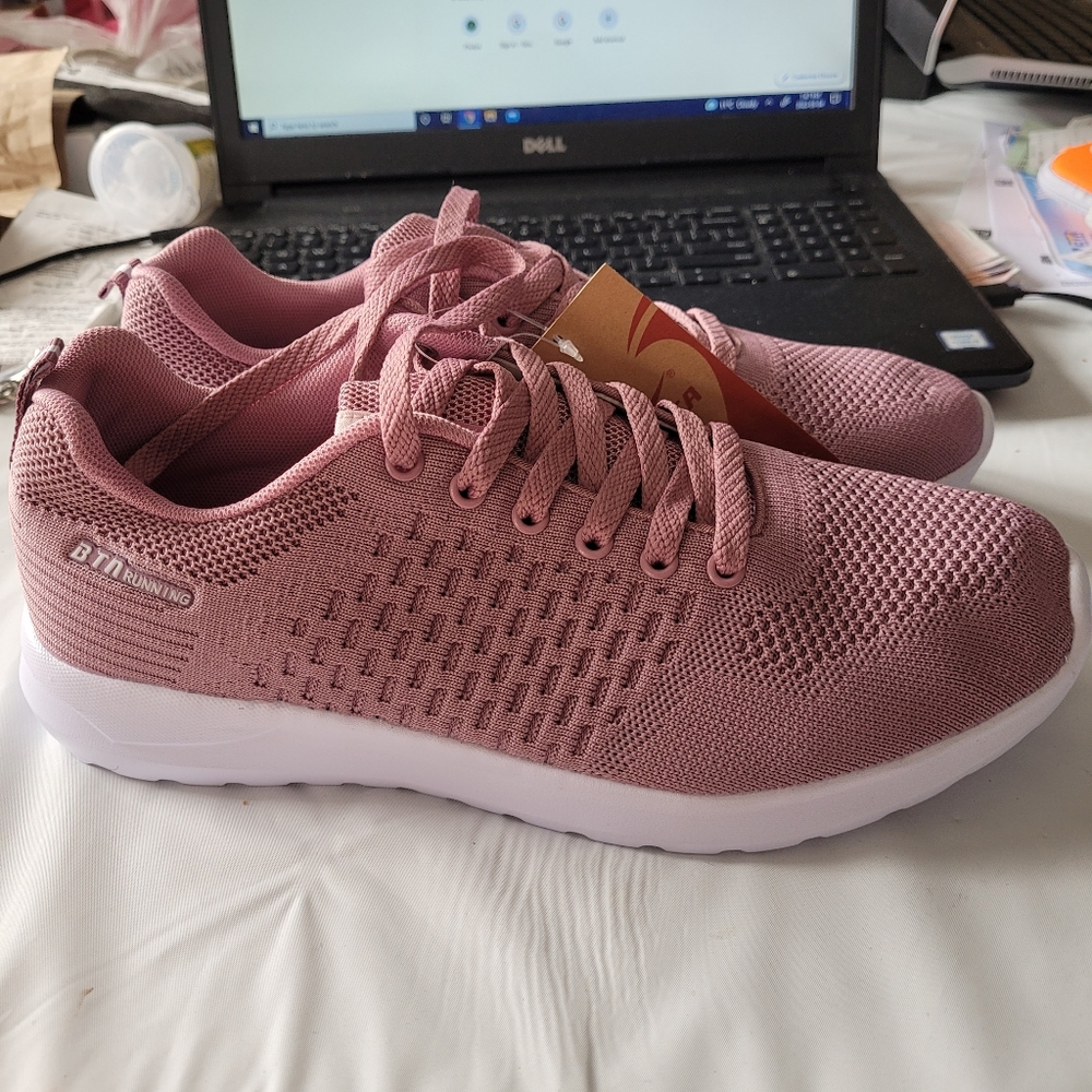 Ladies Sneakers  👟